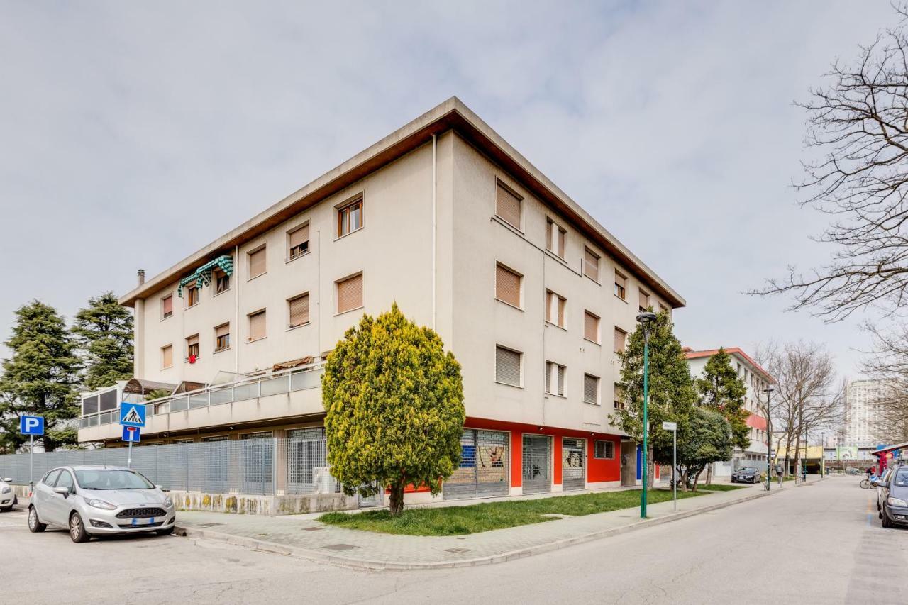 Rooms Vidar Train Station Marghera Exterior photo